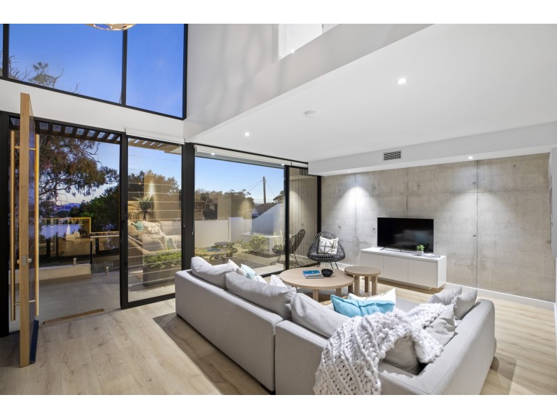 2/3 Ghersi Avenue, Wamberal NSW 2260