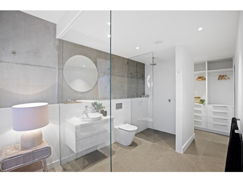 2/3 Ghersi Avenue, Wamberal NSW 2260