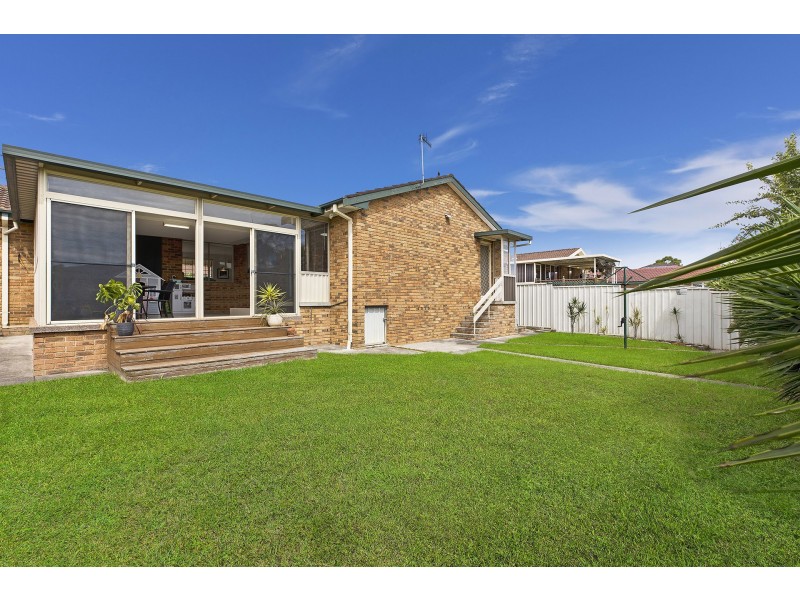 22 Alexander Avenue, Bateau Bay NSW 2261