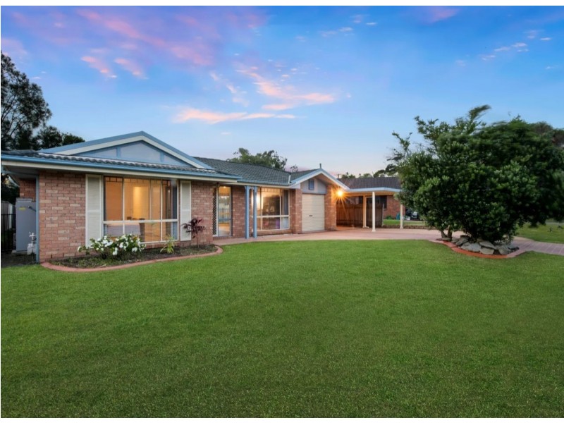 8 Albatross Close, Forresters Beach NSW 2260