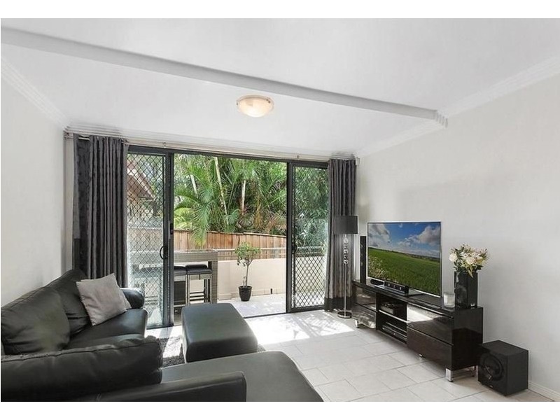 8/187-189 Albany Street, Point Frederick NSW 2250