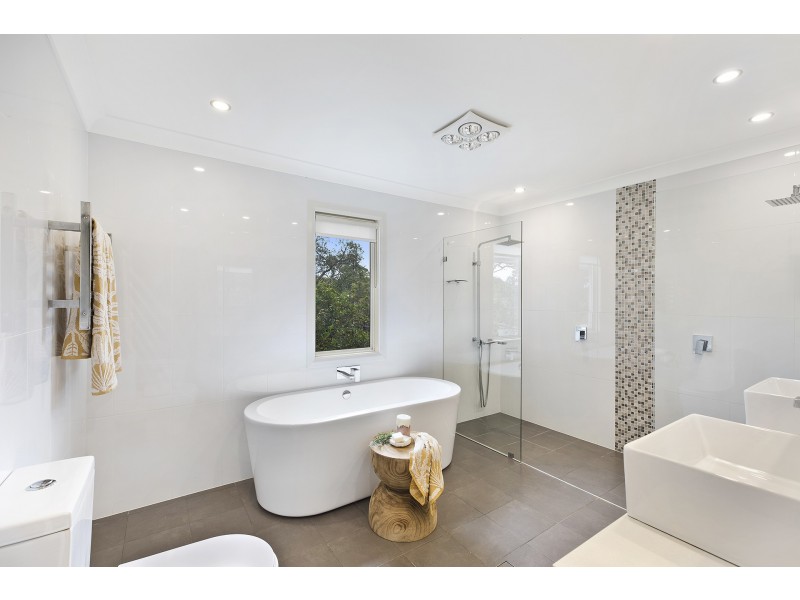 7 Somerset Close, Wamberal NSW 2260