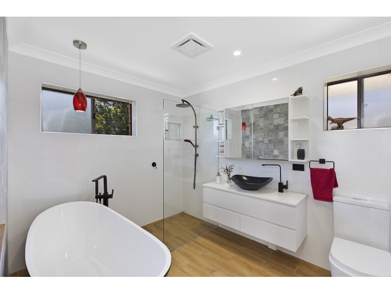 65a Old Gosford Road, Wamberal NSW 2260