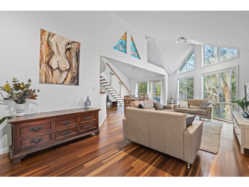 71 Lake Shore Drive, North Avoca NSW 2260