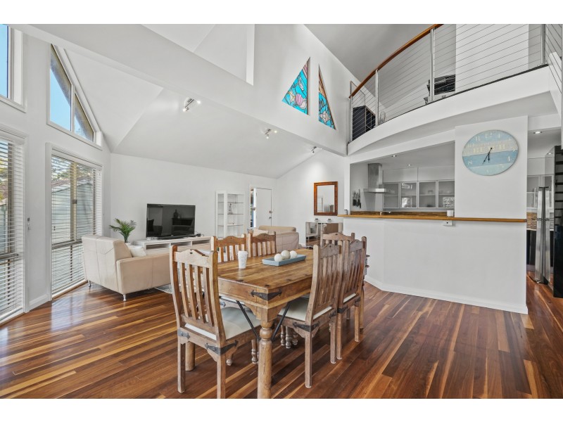 71 Lake Shore Drive, North Avoca NSW 2260