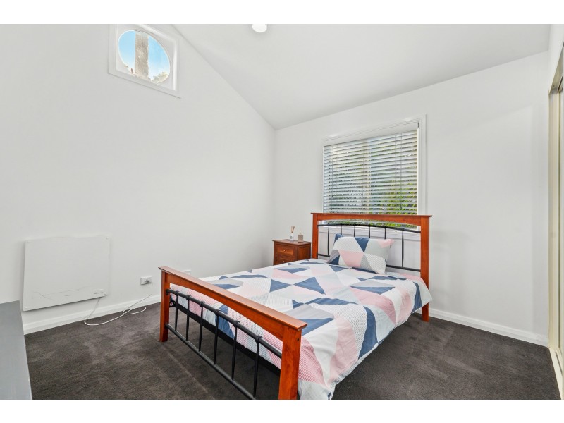 71 Lake Shore Drive, North Avoca NSW 2260