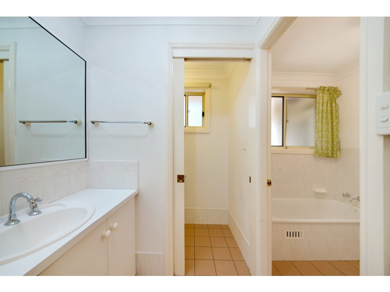 2/29 Charles Kay Drive, Terrigal NSW 2260