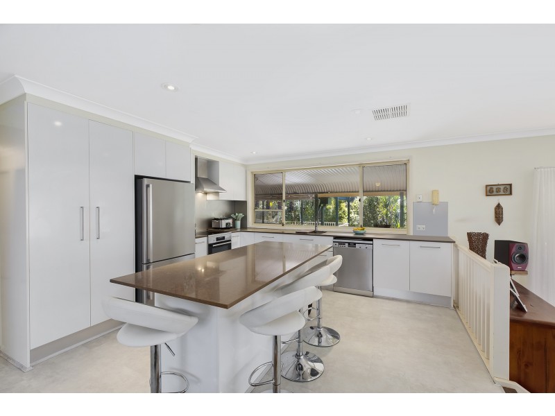 8 Lilac Close, Springfield NSW 2250