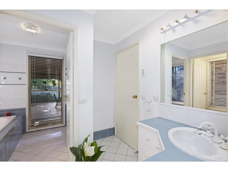 8 Lilac Close, Springfield NSW 2250