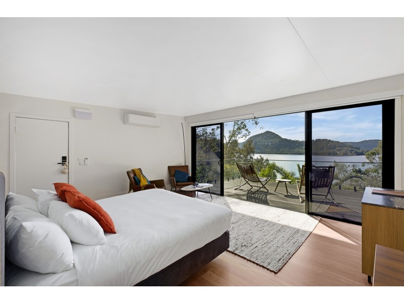 4 Fishermans Point, Berowra Waters NSW 2082