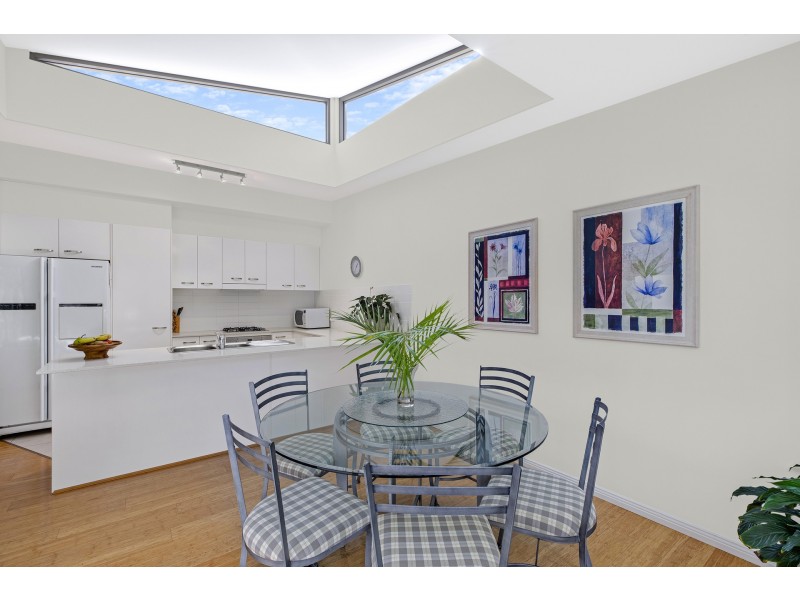 6/11 Jennie Cox Close, Erina NSW 2250