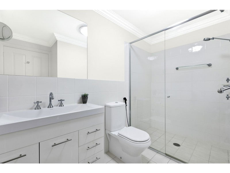 6/11 Jennie Cox Close, Erina NSW 2250