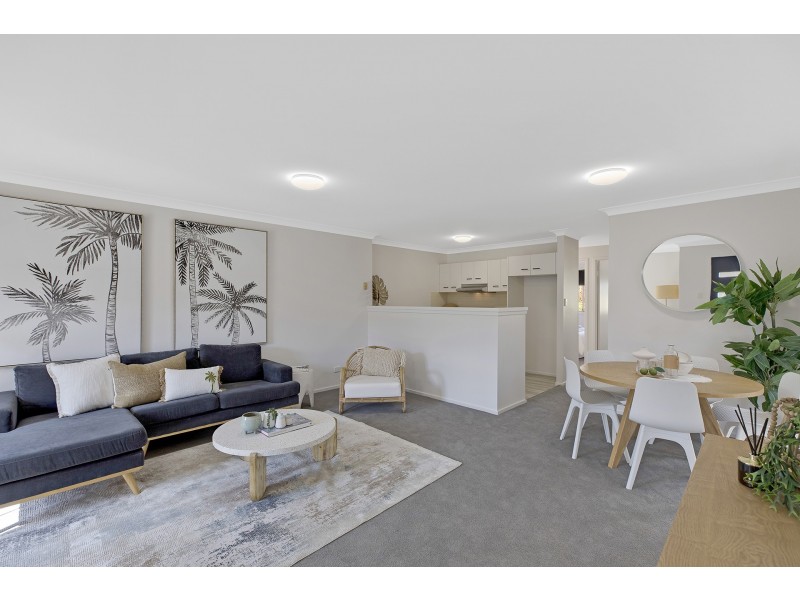2/21 Sandpiper Place, Green Point NSW 2251