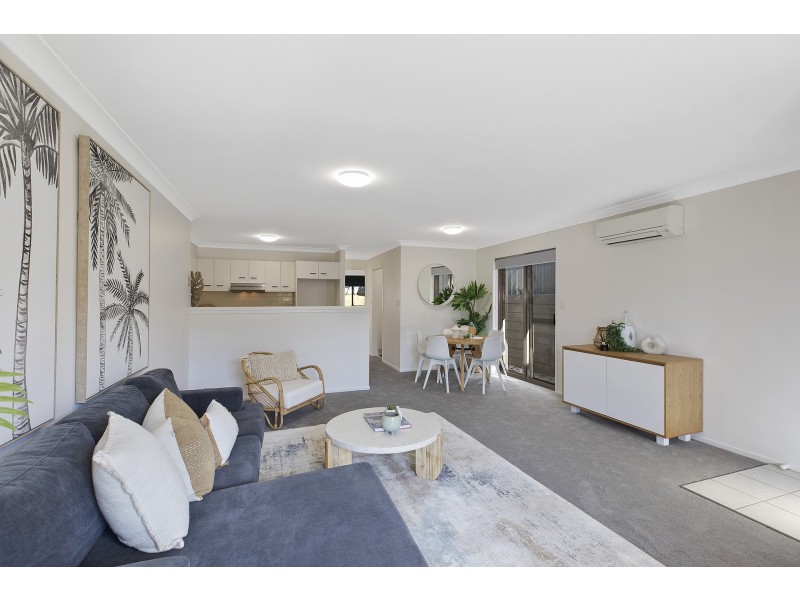 2/21 Sandpiper Place, Green Point NSW 2251