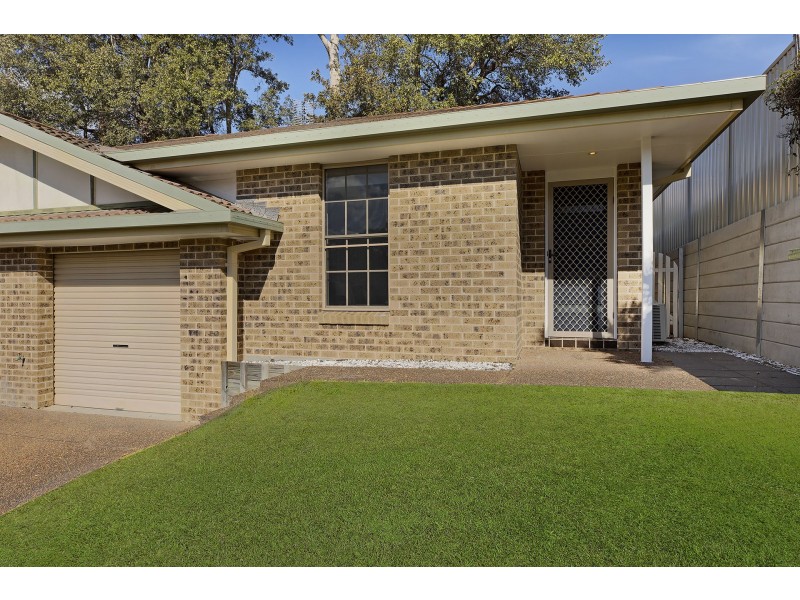 2/21 Sandpiper Place, Green Point NSW 2251