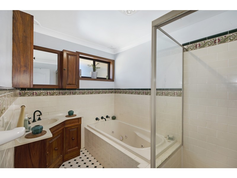 25 Plymouth Drive, Wamberal NSW 2260