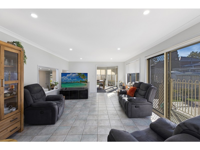 27 Windsor Road, Wamberal NSW 2260