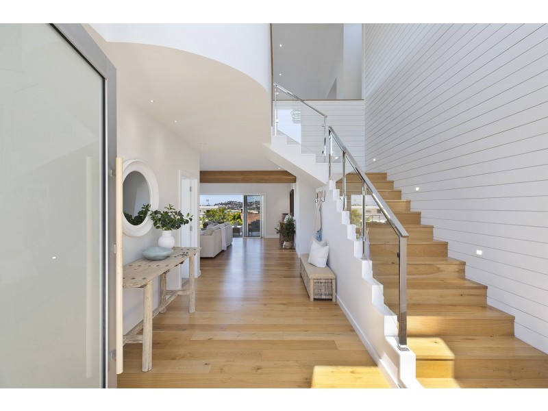 20 Dover Road, Wamberal NSW 2260