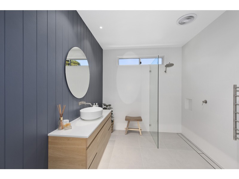 20 Dover Road, Wamberal NSW 2260