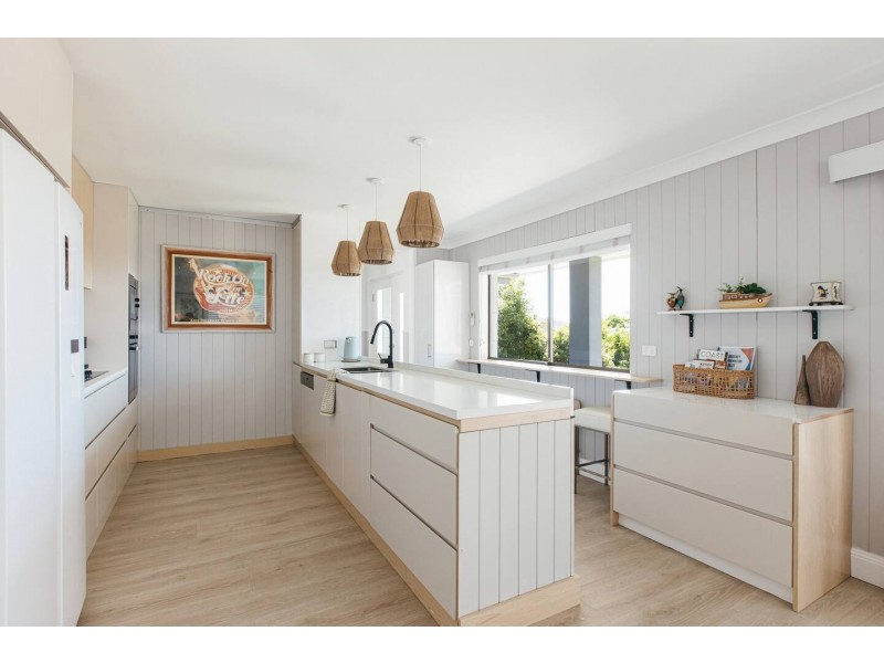 27 Braemar Drive, Wamberal NSW 2260