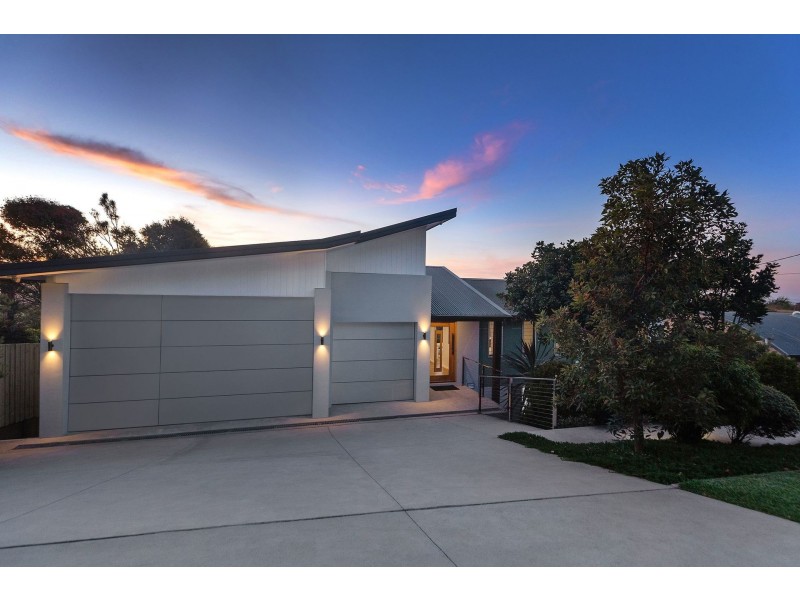 7 Yumbool Close, Forresters Beach NSW 2260