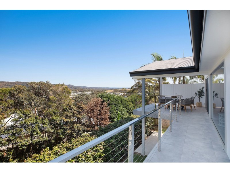 7 Yumbool Close, Forresters Beach NSW 2260