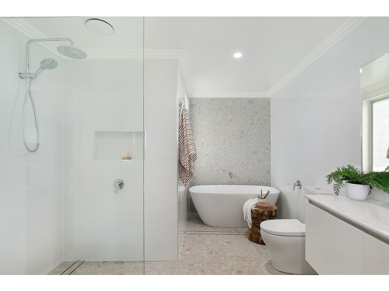 7 Yumbool Close, Forresters Beach NSW 2260