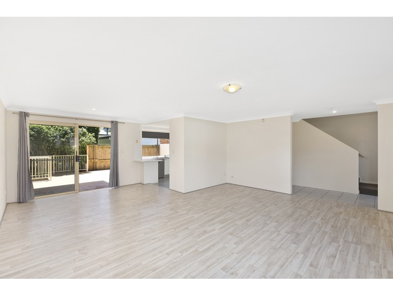 3/4 Woolunga Avenue, Terrigal NSW 2260