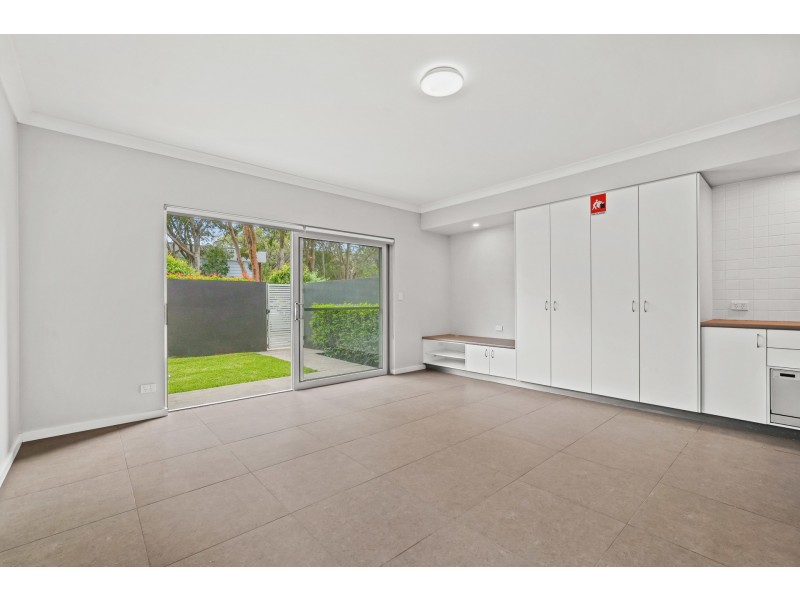 2/21 Jarrett Street, North Gosford NSW 2250