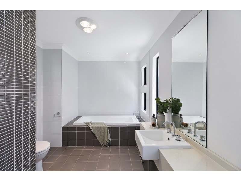 27 View Street, North Avoca NSW 2260