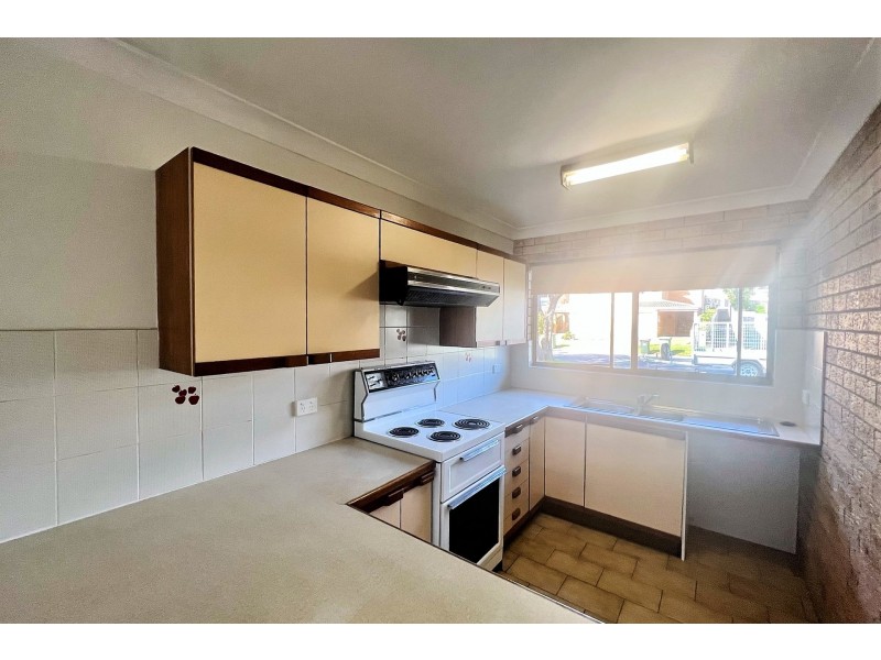 2/2 Henley Avenue, Terrigal NSW 2260