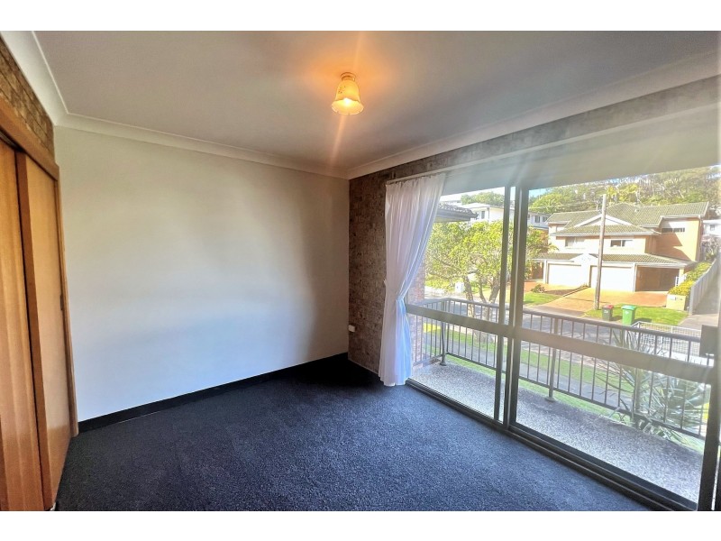 2/2 Henley Avenue, Terrigal NSW 2260