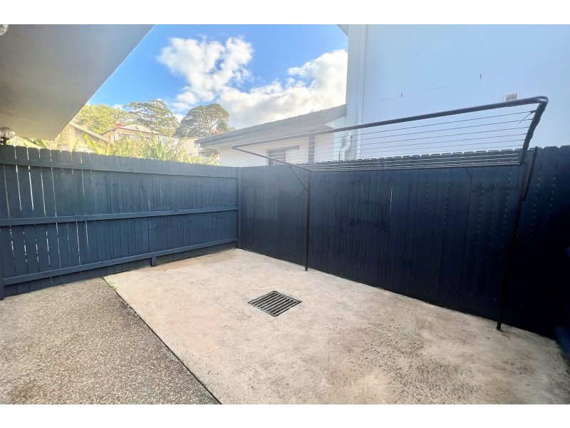 2/2 Henley Avenue, Terrigal NSW 2260