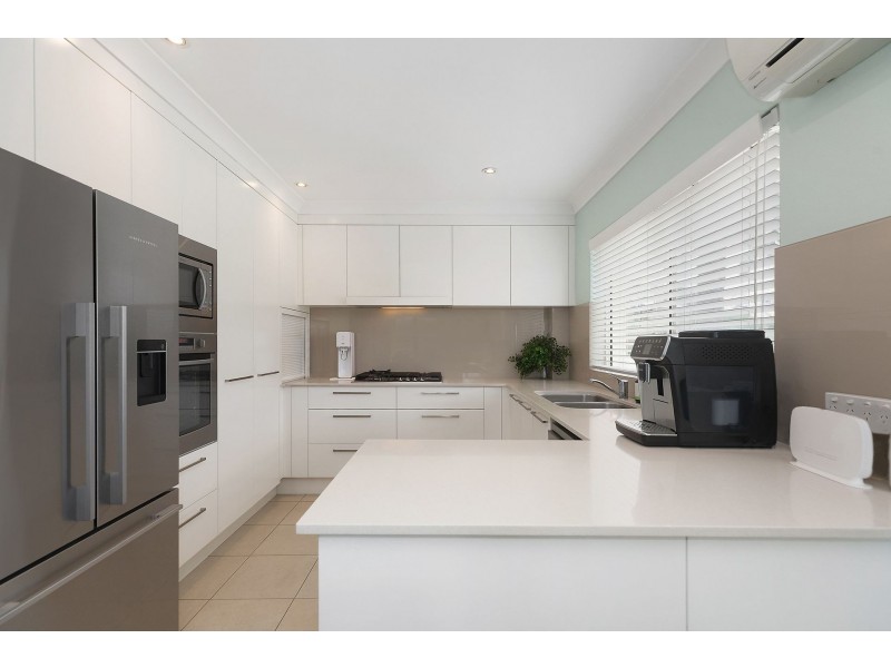 2/6 Smillie Avenue, Terrigal NSW 2260