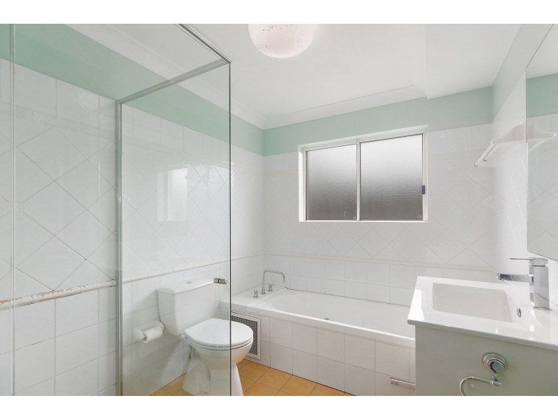 2/6 Smillie Avenue, Terrigal NSW 2260