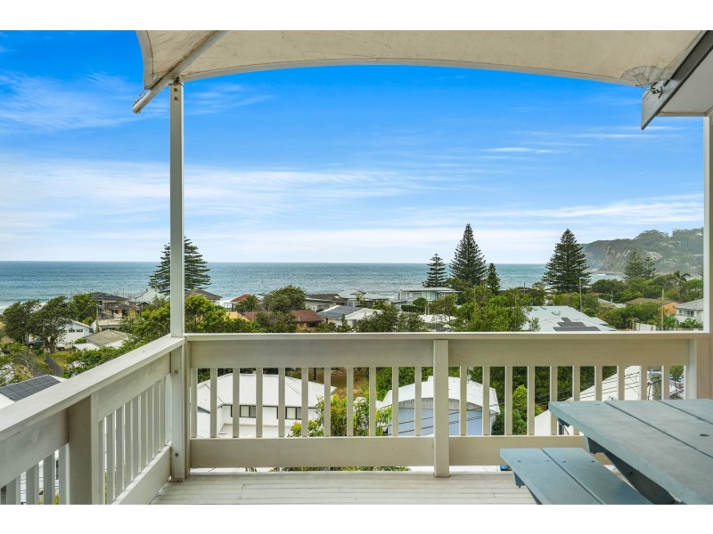 7 Elgata Avenue, North Avoca NSW 2260