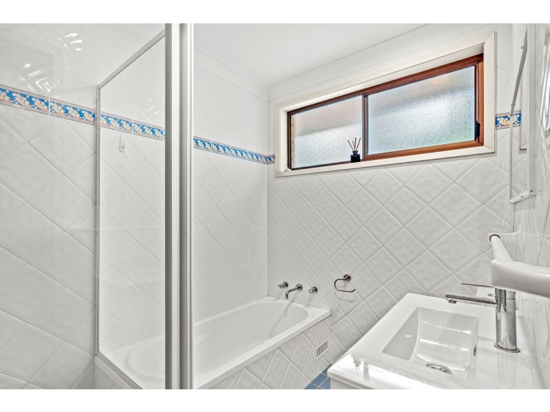 7 Elgata Avenue, North Avoca NSW 2260