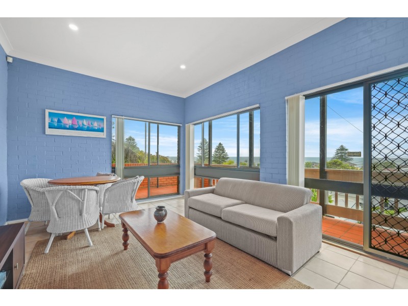 7 Elgata Avenue, North Avoca NSW 2260