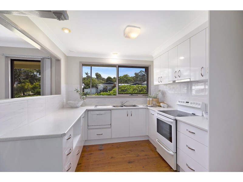 12 Windsor Road, Wamberal NSW 2260