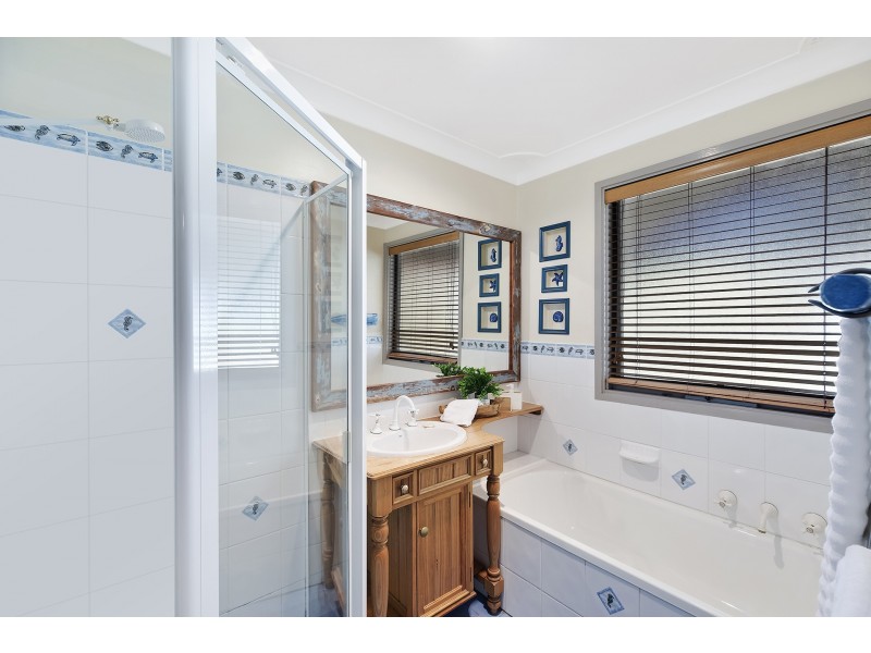 12 Windsor Road, Wamberal NSW 2260