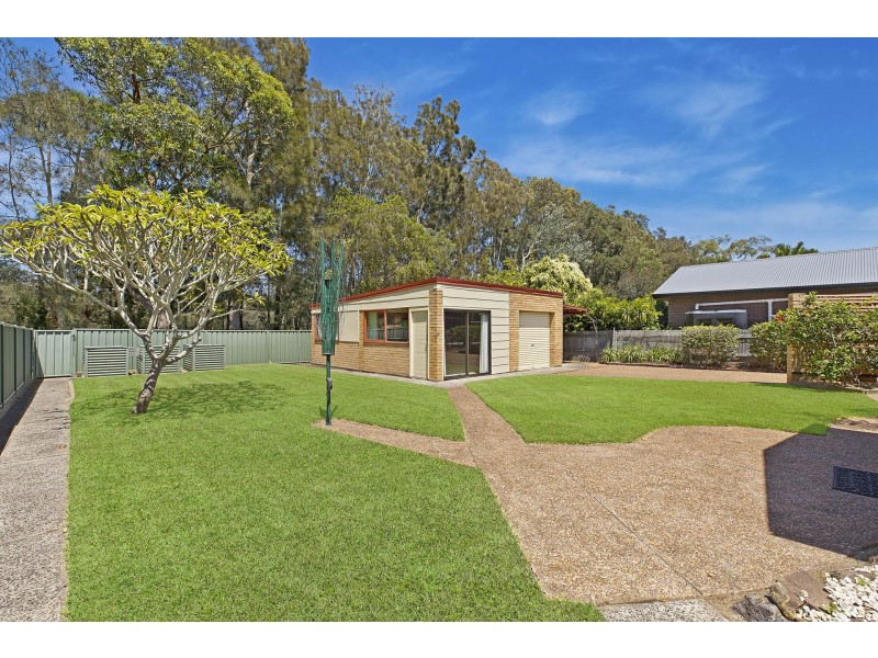 12 Windsor Road, Wamberal NSW 2260