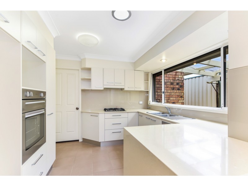 1/2 Cathy Crescent, Narara NSW 2250