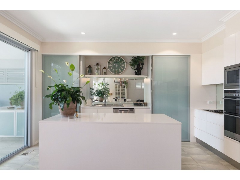 2/27 Auld Street, Terrigal NSW 2260