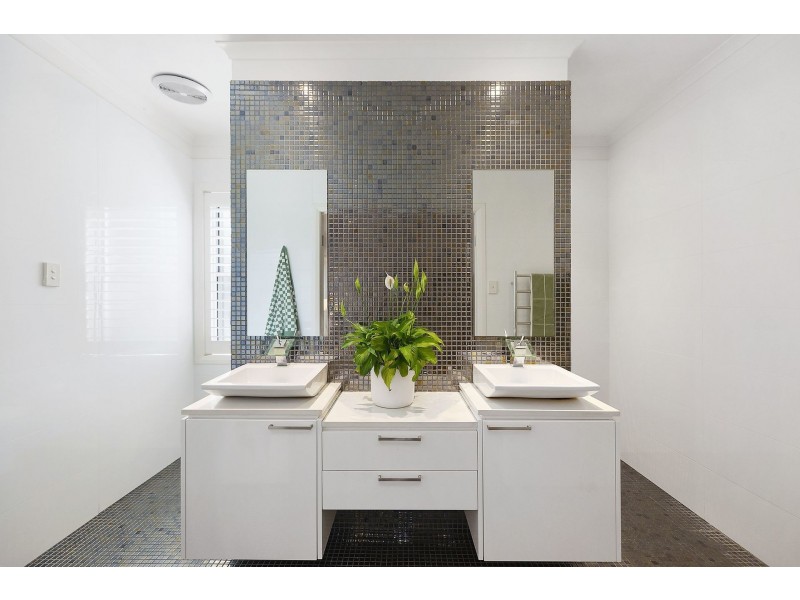 2/27 Auld Street, Terrigal NSW 2260