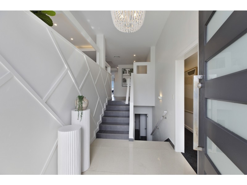 12 Dover Road, Wamberal NSW 2260