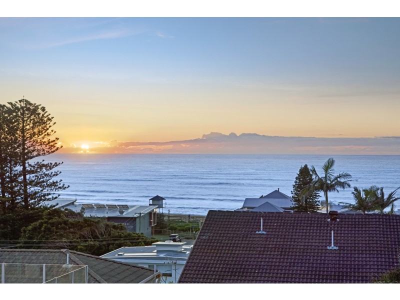 12 Dover Road, Wamberal NSW 2260