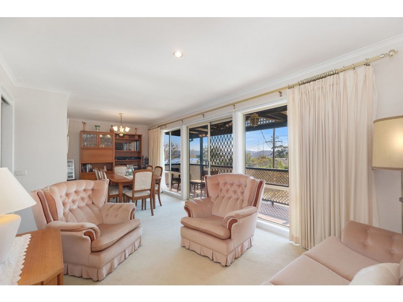 12 Greenslope Drive, Green Point NSW 2251