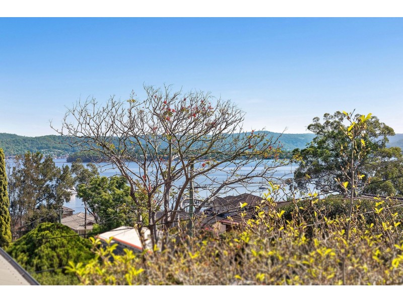 12 Greenslope Drive, Green Point NSW 2251