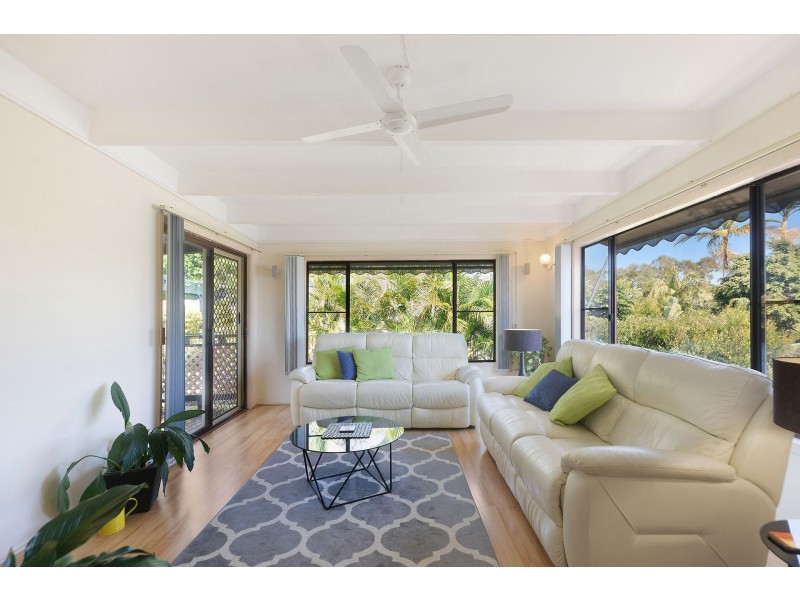 12 Greenslope Drive, Green Point NSW 2251