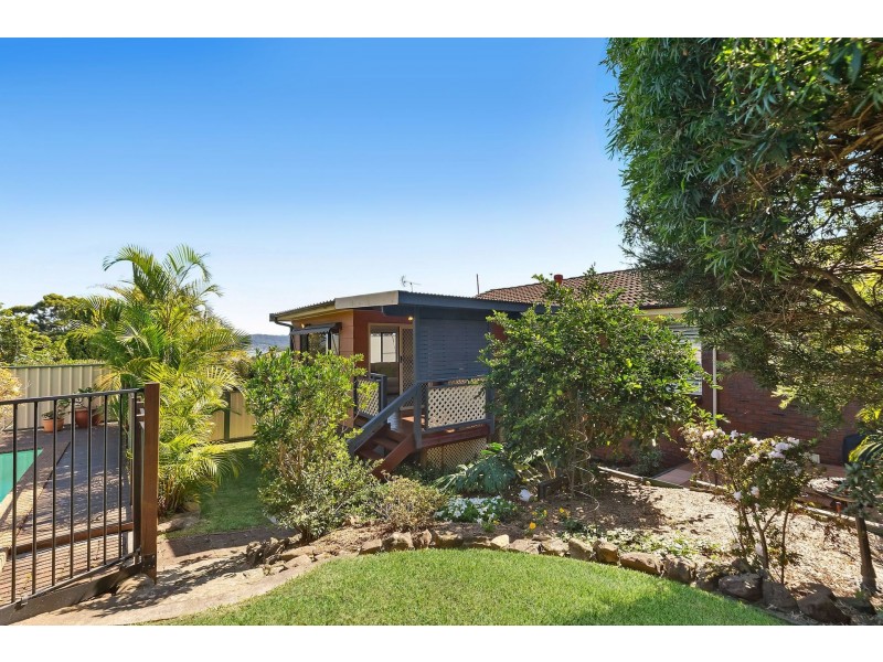 12 Greenslope Drive, Green Point NSW 2251